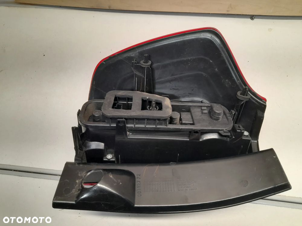 LAMPA TYLNA PRAWA DACIA LOGAN MCV II - 6