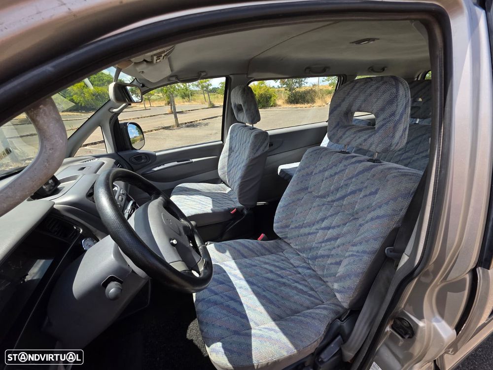 Mitsubishi Space Gear 2.5 TD GLX - 12