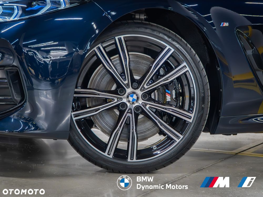 BMW Seria 8 840i - 12