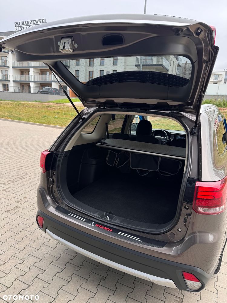 Mitsubishi Outlander 2.0 2WD CVT Spirit - 18