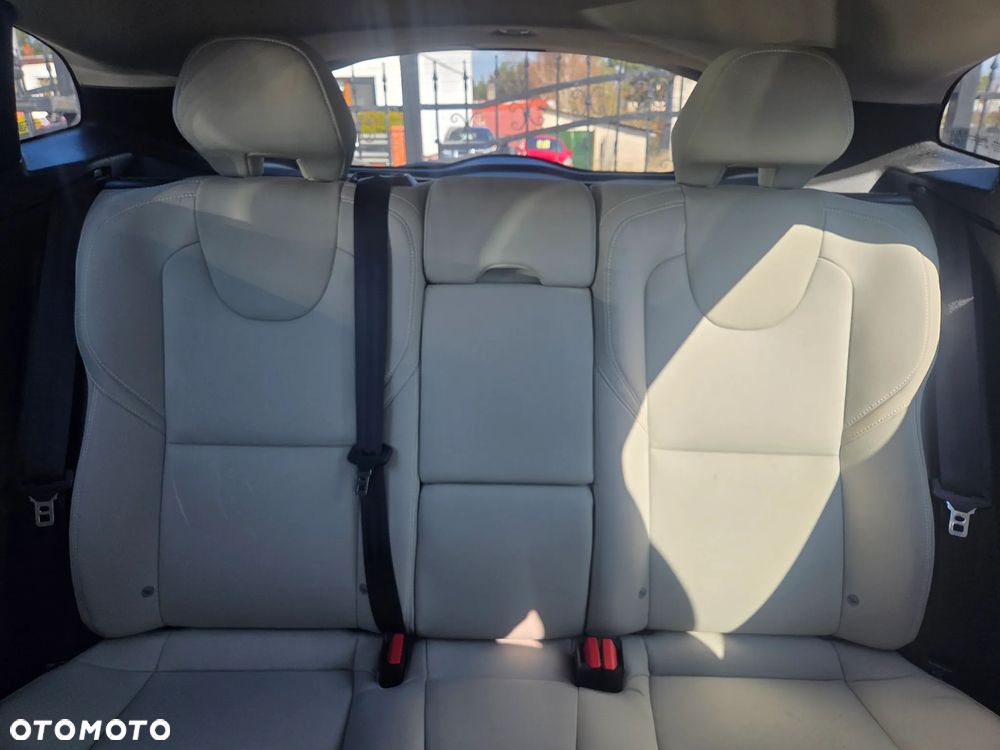 Volvo V40 D4 You - 16