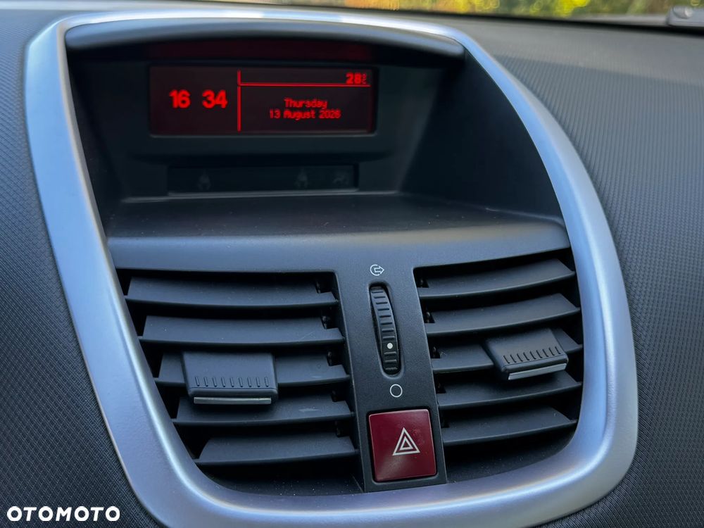 Peugeot 207 CC - 24