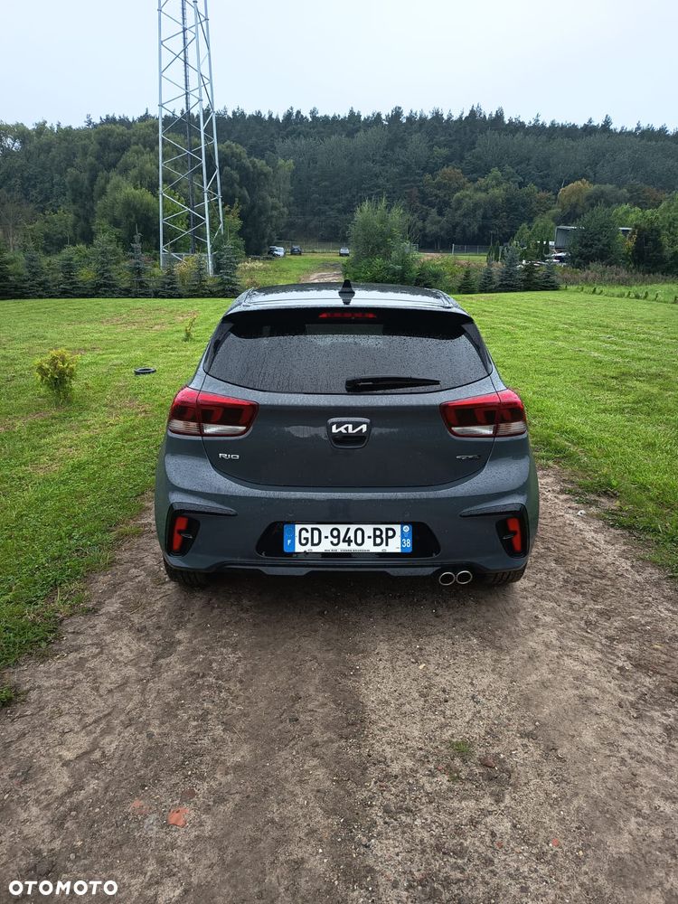 Kia Rio - 4