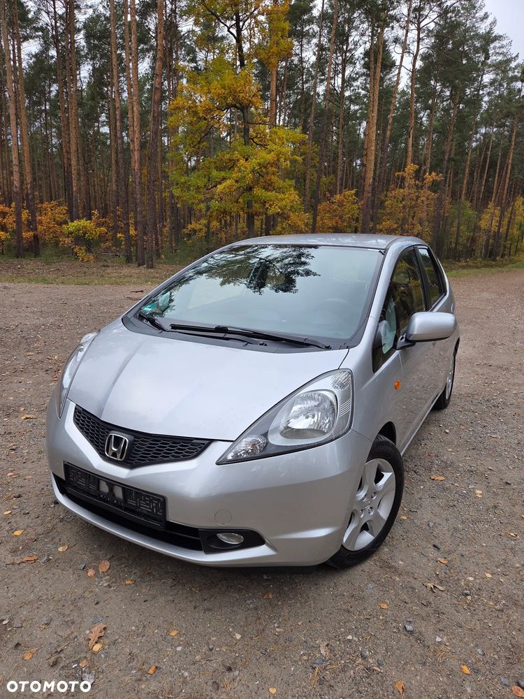 Honda Jazz 2010 photo 2