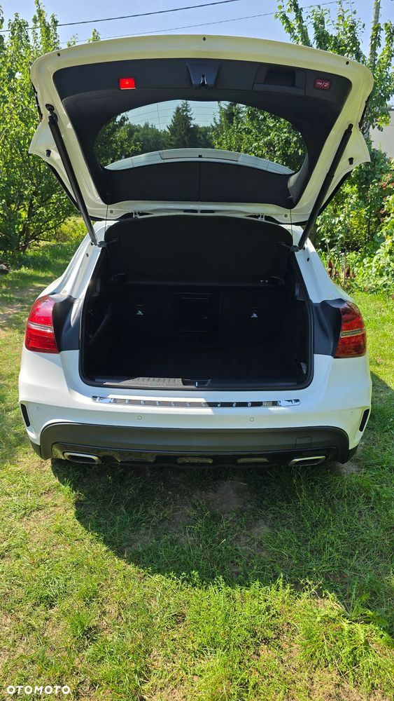 Mercedes-Benz GLA 200 7G-DCT AMG Line - 12