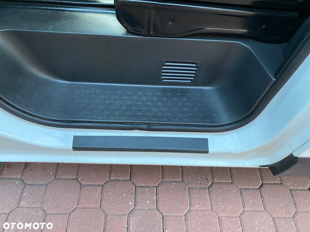 Renault TRAFIC L1 H1  120 koni 2.0 dci - 23