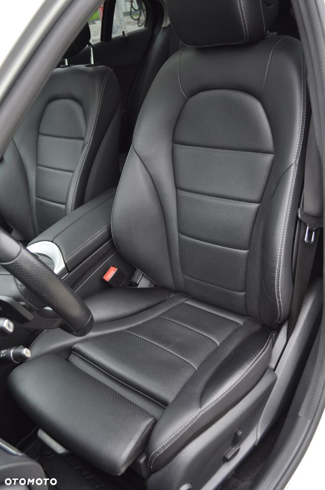 Mercedes-Benz Klasa C 200 9G-TRONIC Exclusive - 16