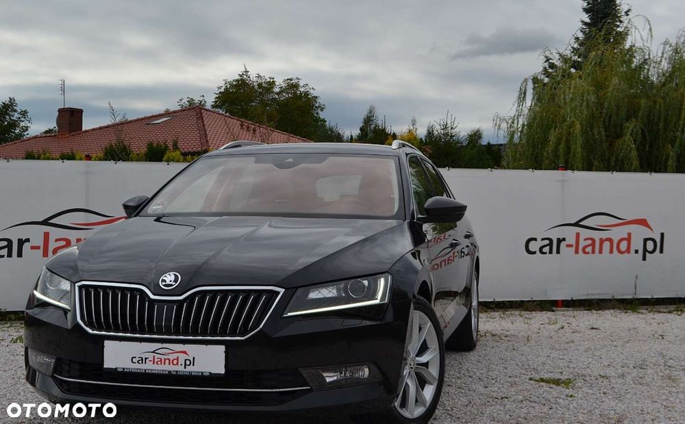 Skoda Superb Combi 2.0 TDI DSG Premium Edition - 6