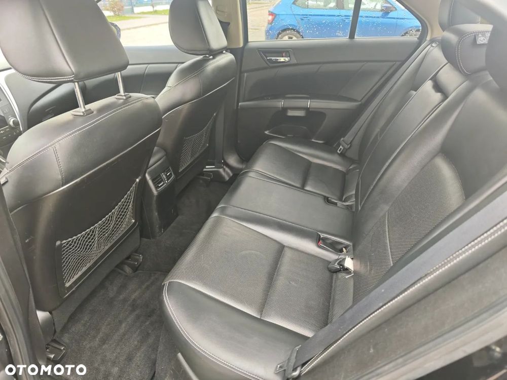 Suzuki Kizashi 2.4 Sport 4WD CVT - 13