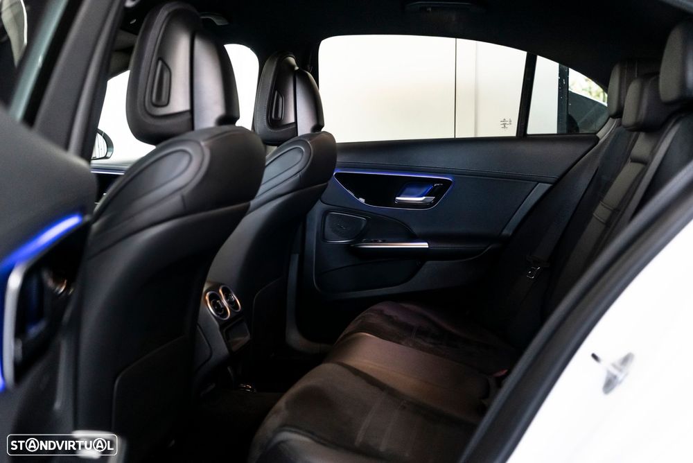 Mercedes-Benz C 300 d AMG Line - 24