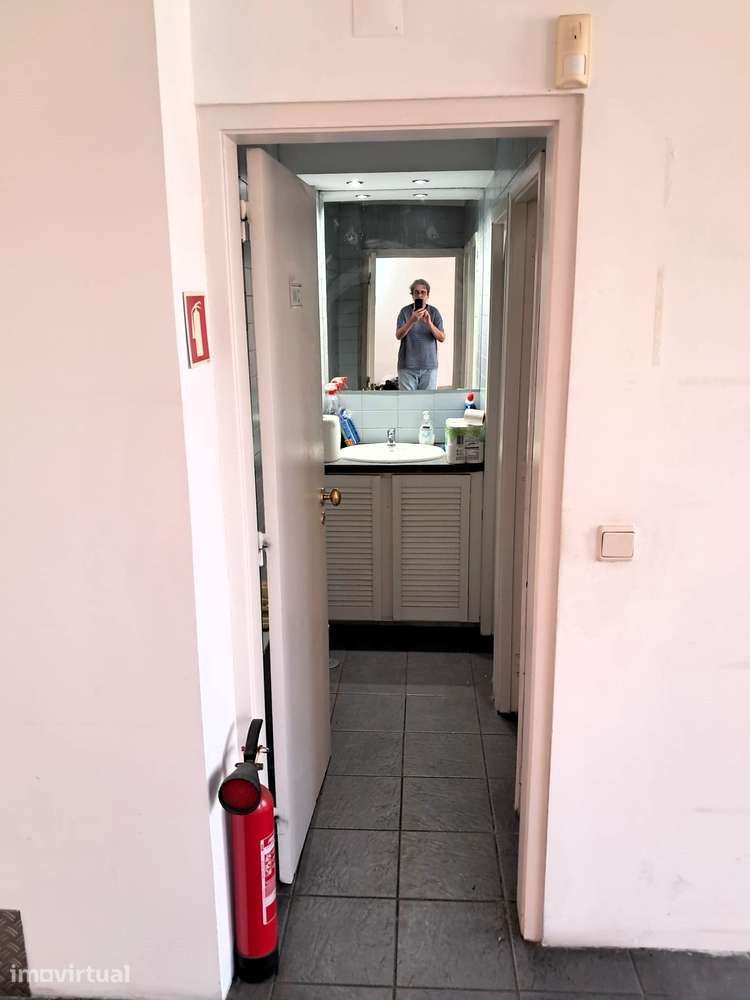 Oportunidade de arrendamento -Loja Comercial com excelente localização - Grande imagem: 5/9