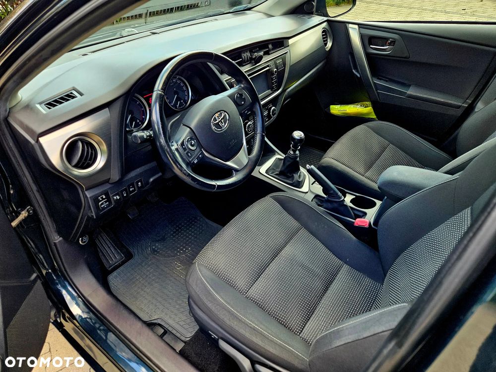 Toyota Auris 1.6 Premium - 7