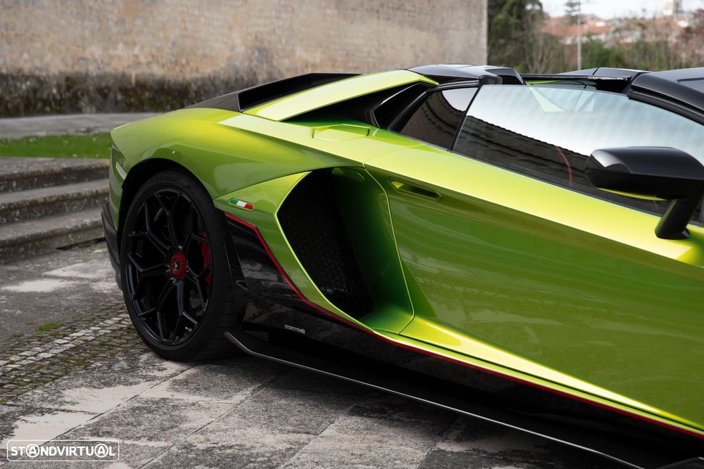 Lamborghini Aventador LP780-4 Ultimae Roadster - 11