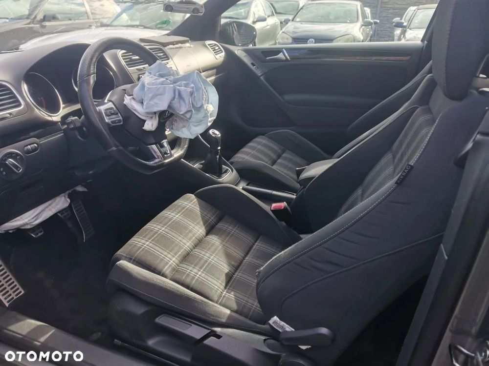 Volkswagen Golf - 12