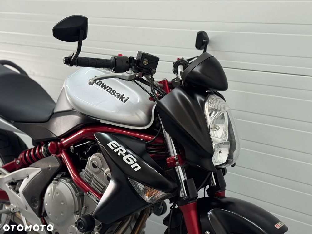 Kawasaki ER - 8