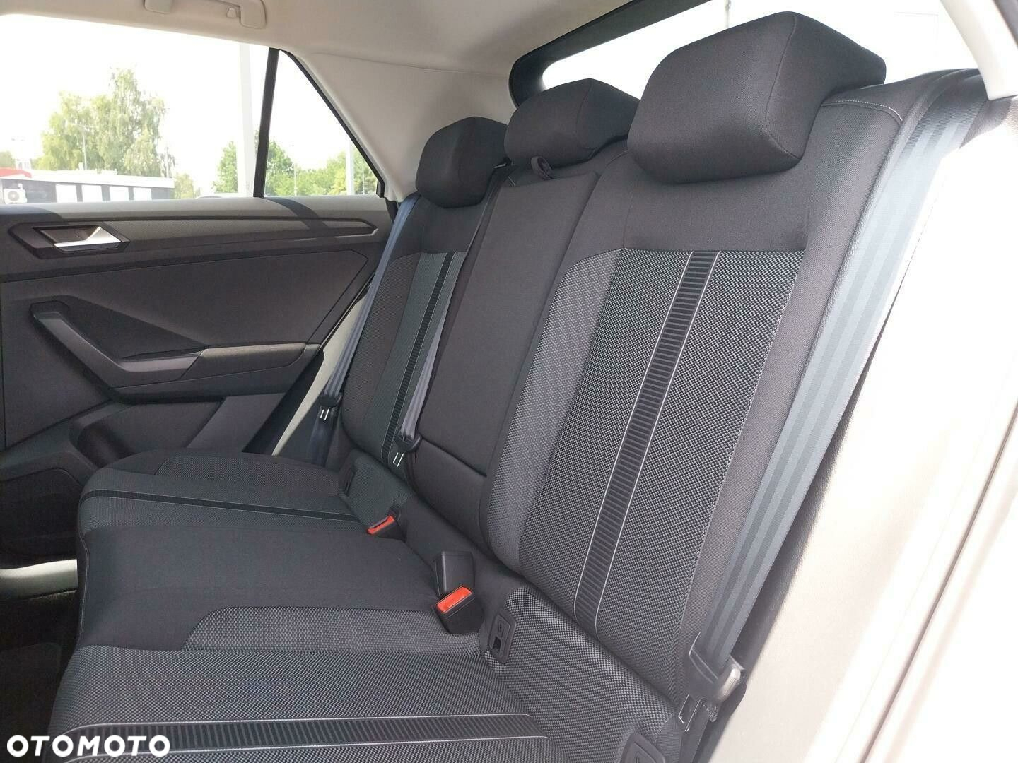 Volkswagen T-Roc - 17