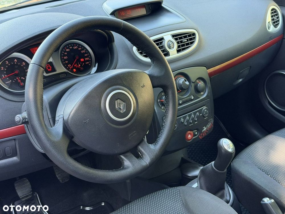 Renault Clio - 12