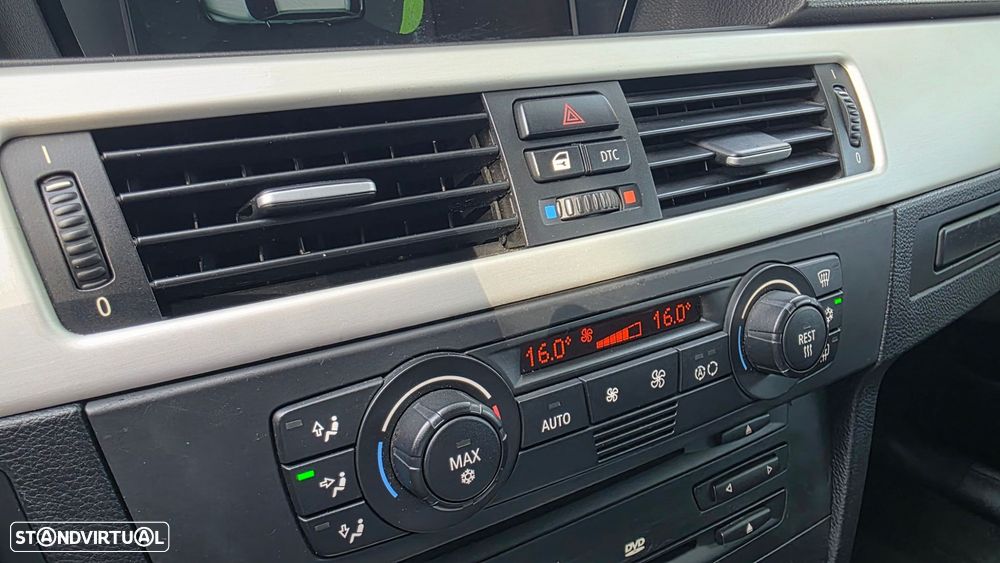 BMW 320 dA Touring - 35