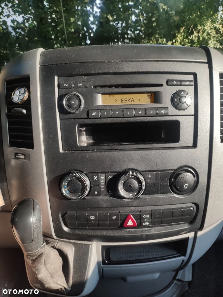 Mercedes-Benz Sprinter - 12
