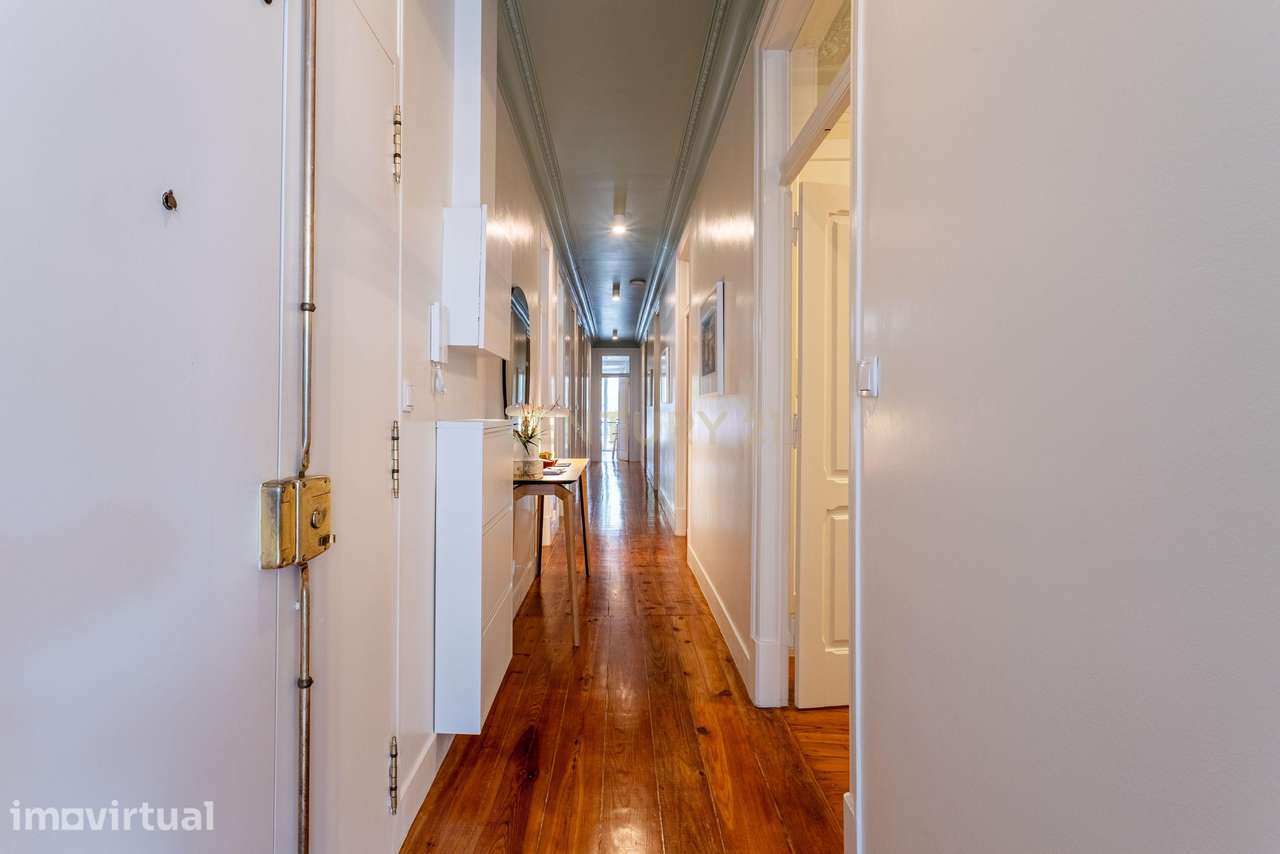 Apartamento T4 Renovado em Santo António, Lisboa - Grande imagem: 2/40
