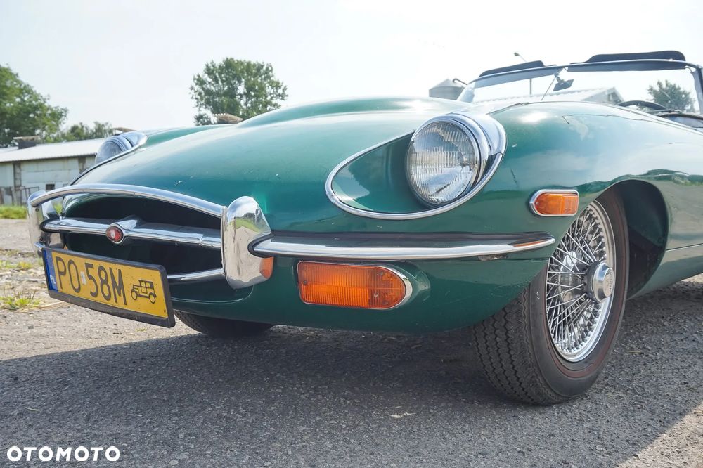 Jaguar E-Type - 11