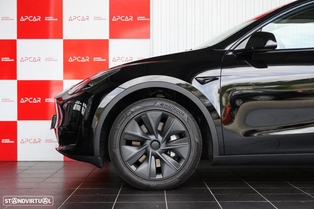 Tesla Model Y Long Range RWD - 11