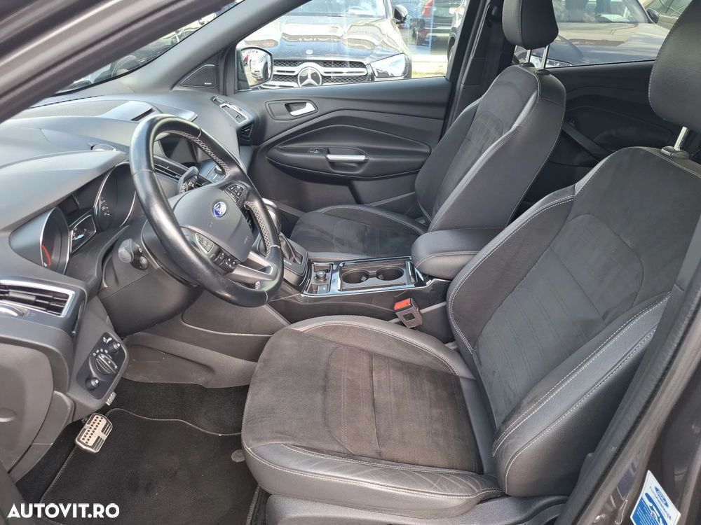 Ford Kuga 2.0 TDCi 4WD Powershift ST-Line - 14