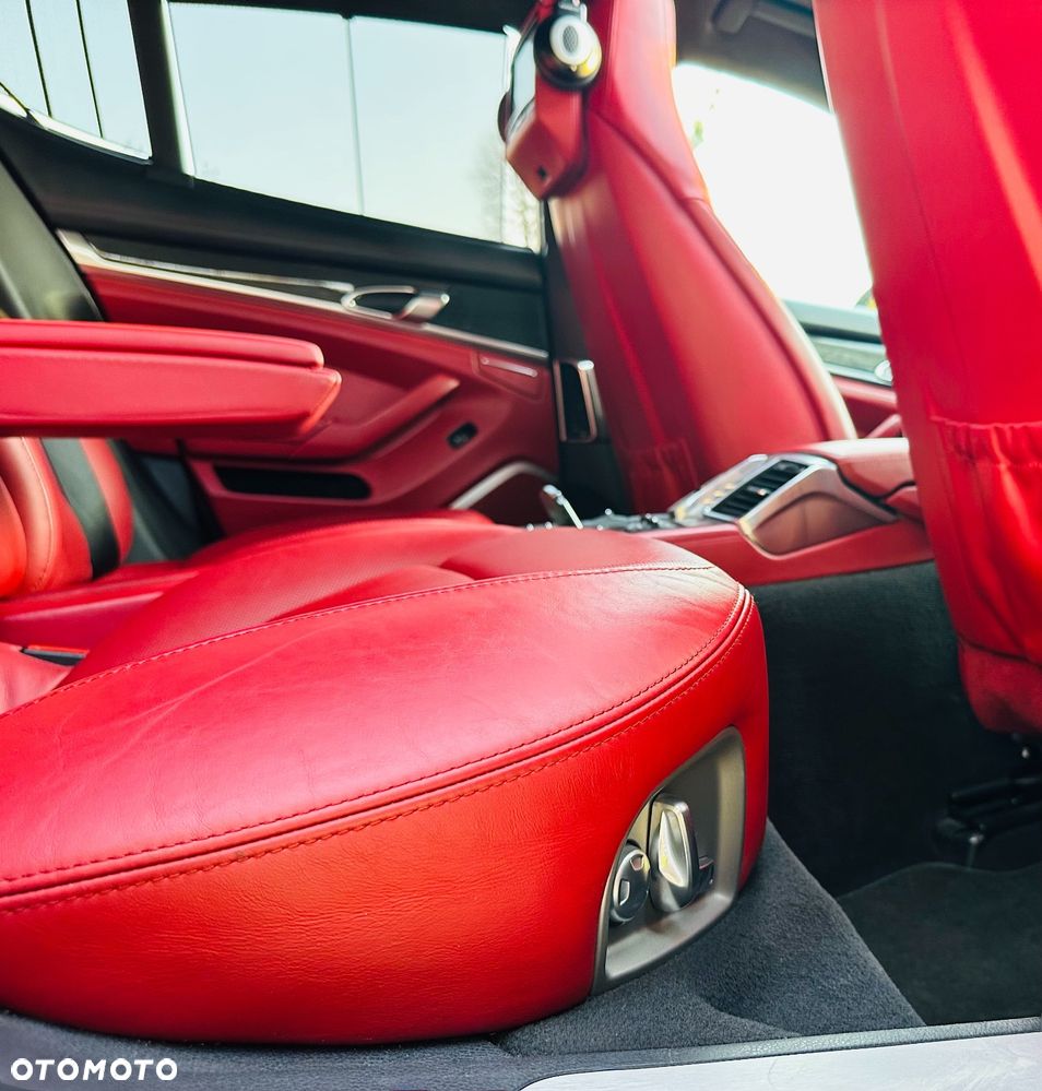 Porsche Panamera Turbo Executive PDK - 29