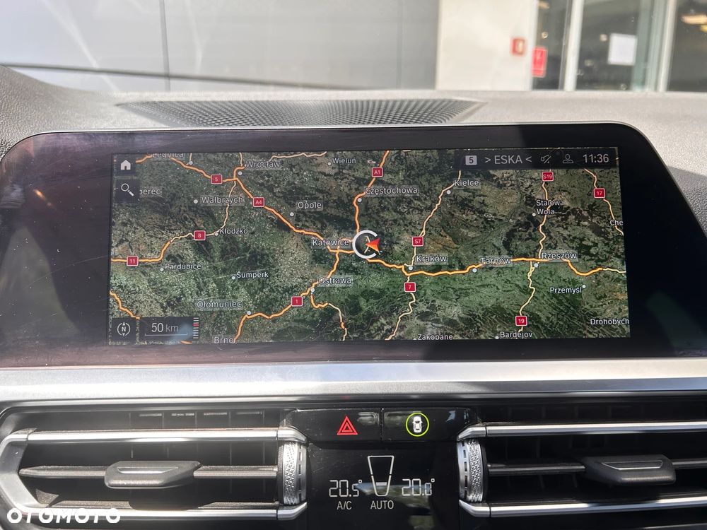 BMW Seria 3 330i xDrive M Sport sport - 31