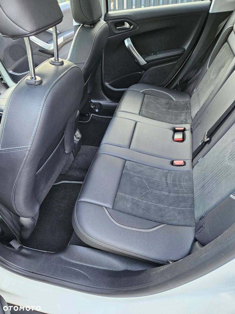 Peugeot 2008 - 16