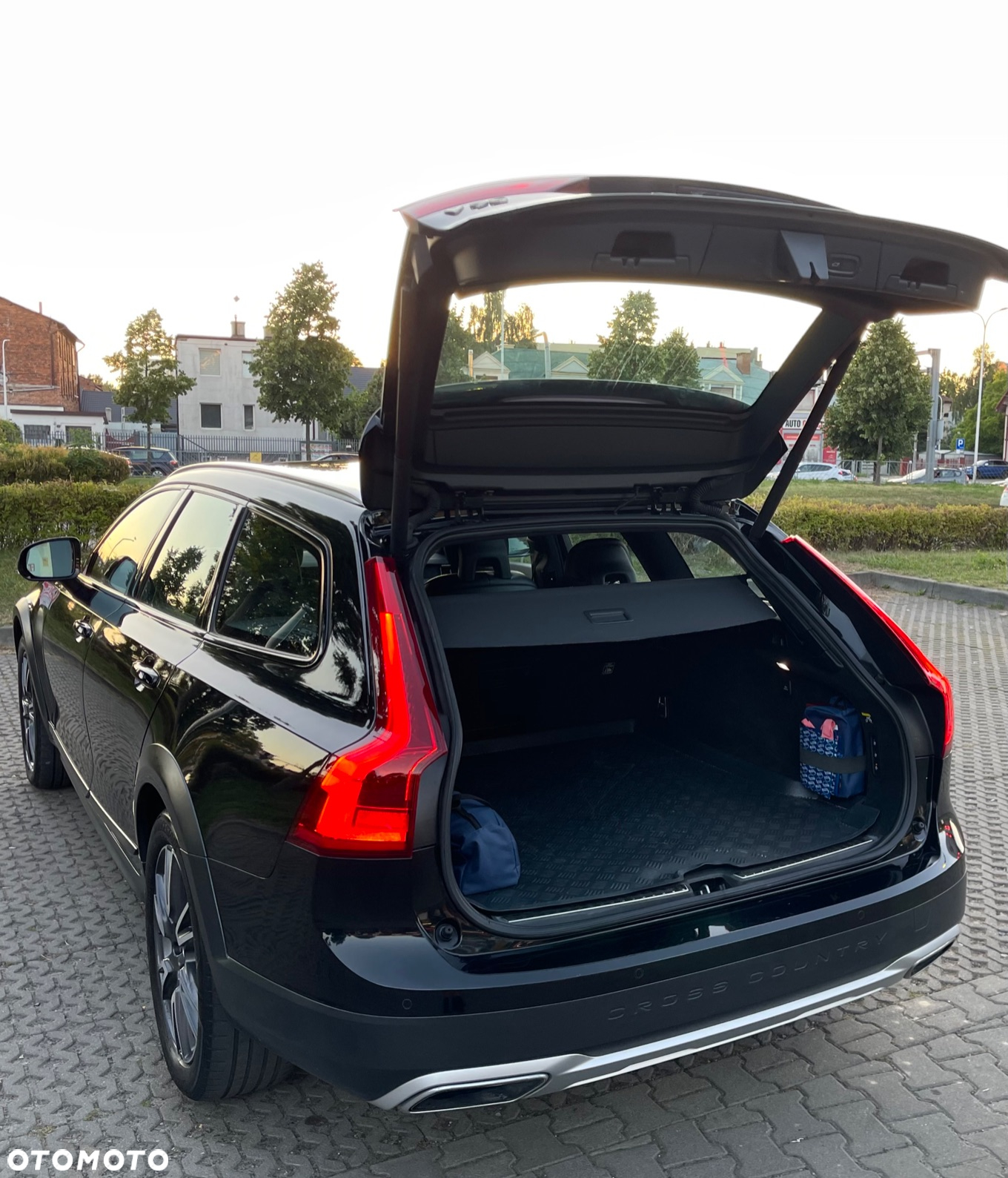 Volvo V90 D5 AWD Momentum Pro - 8