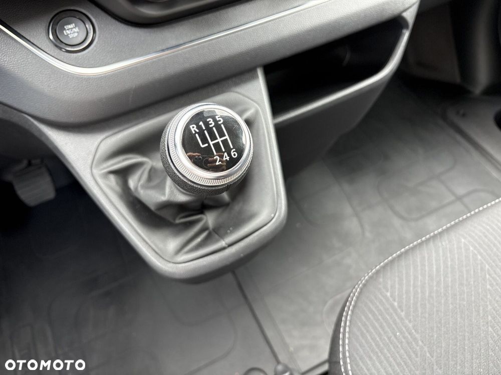 Renault Trafic - 23