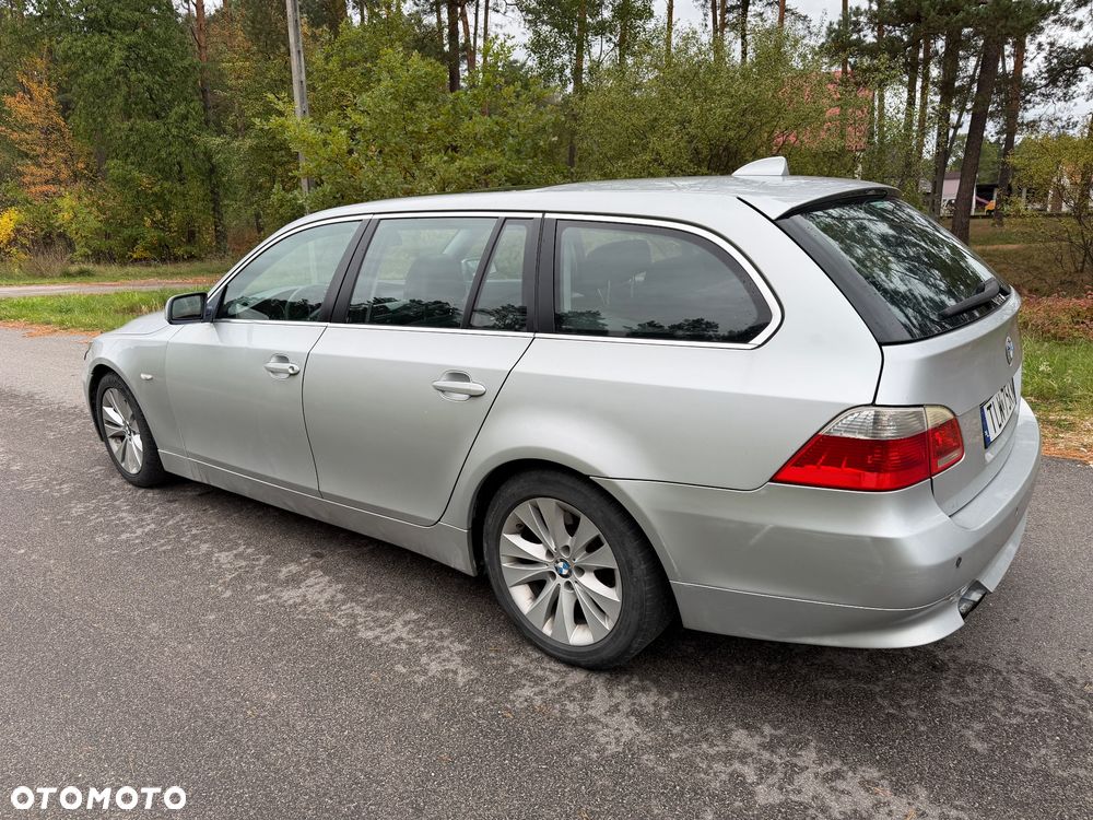 BMW Seria 5 2004 photo 4