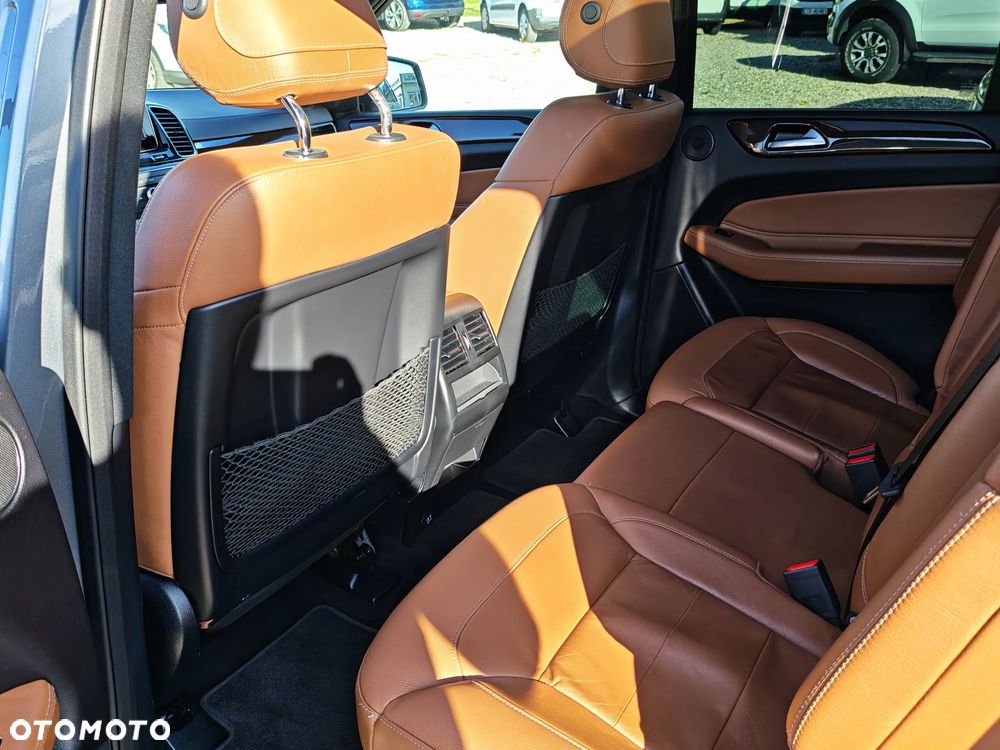 Mercedes-Benz GLS 350 d 4-Matic - 32