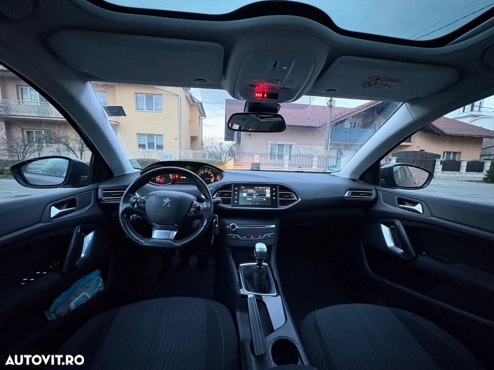 Peugeot 308 1.2 L PureTech Turbo Allure - 10