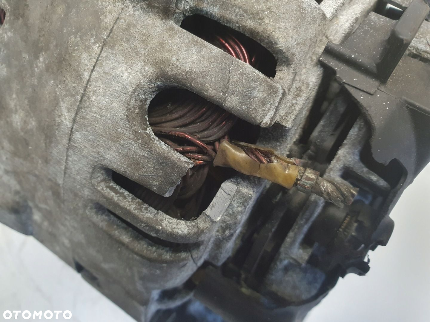 BMW X6 E71 3.0 D ALTERNATOR 7796125 valeo 170A - 12