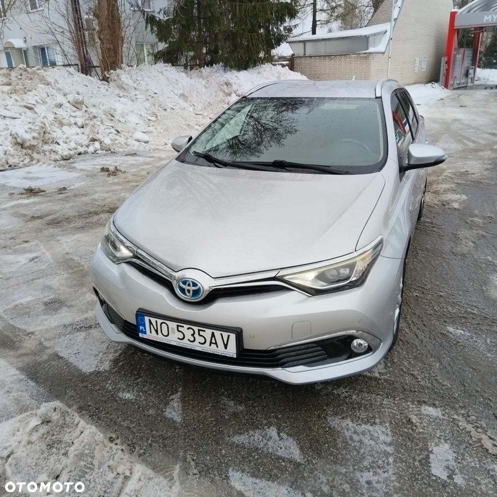 Toyota Auris Hybrid 135 Prestige - 11