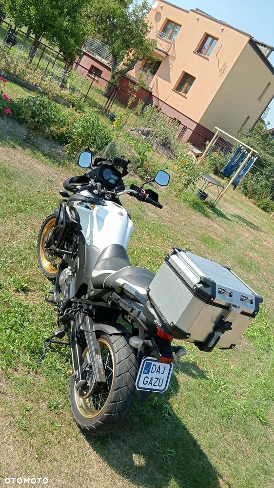 Suzuki V-STROM - 4