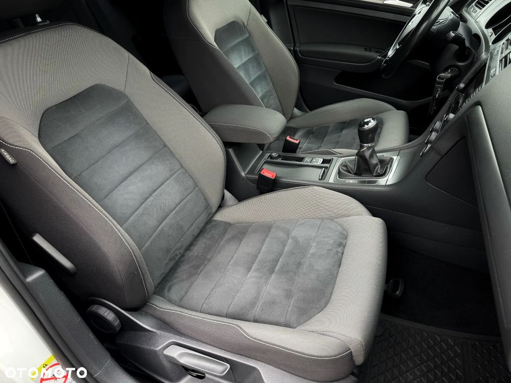 Volkswagen Golf 1.6 TDI BlueMotion Technology Comfortline - 13