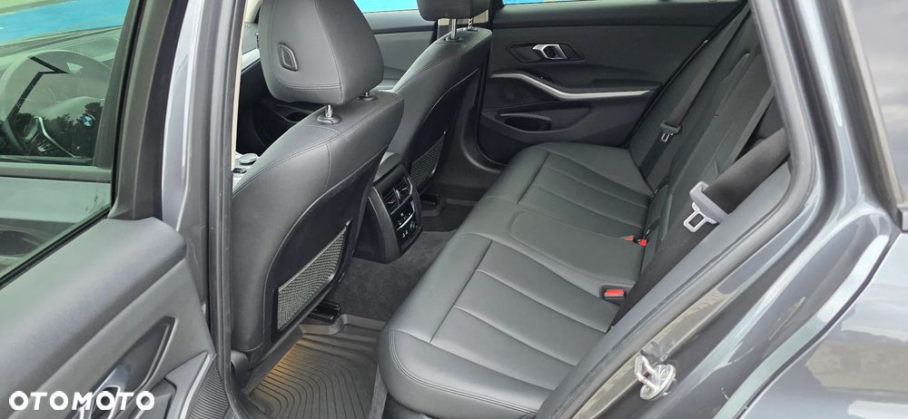 BMW Seria 3 320d Efficient Dynamics Edition Advantage - 35