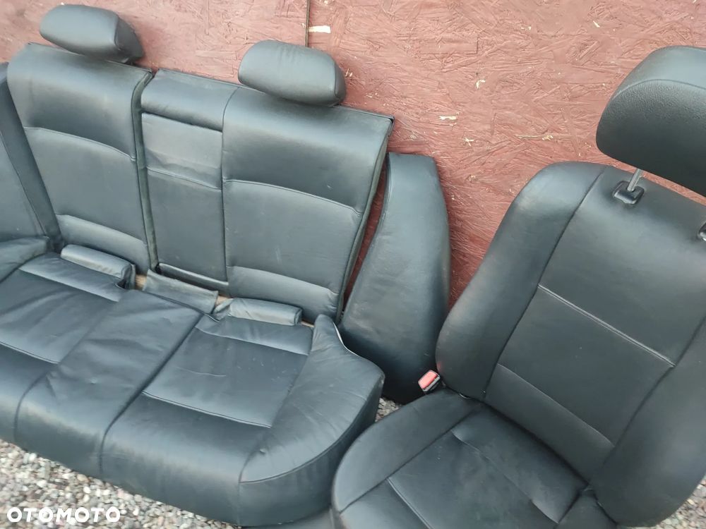 BMW E46 SEDAN ORYGINALNY KOMPLET FOTELI SKÓRZANYCH + KANAPA TYŁ SKŁADANA + BOCZKI EUROPA POD PODUSZKI AIR-BAG O NR. 52 20 8 214 940 / 52 20 8 214 970 / 52 10 8 214 910 OEM  W DOBRYM STANIE - 22