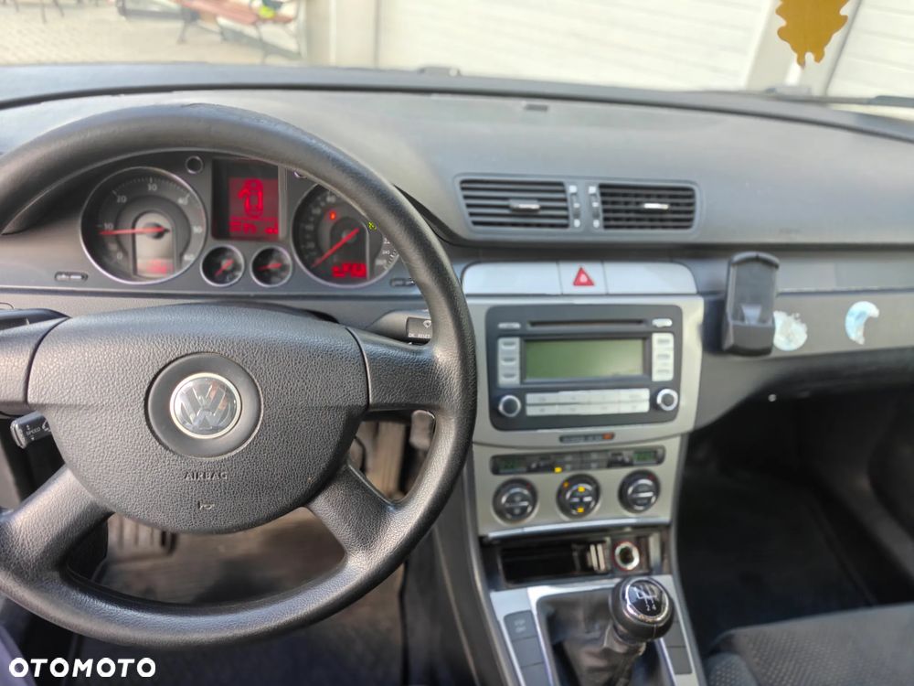 Volkswagen Passat 1.9 TDI Comfortline - 9