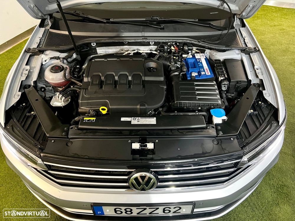 VW Passat Variant 1.6 TDI Confortline DSG - 34
