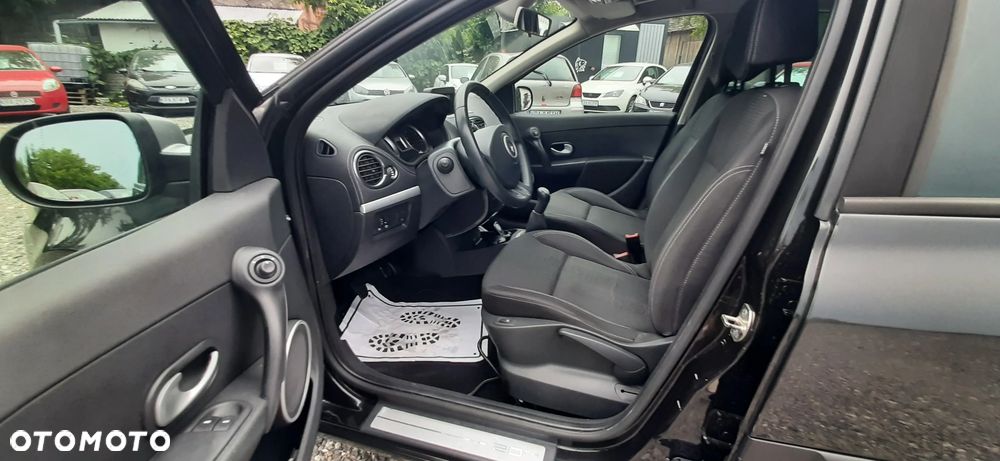 Renault Clio 1.2 16V Dwudziestka Euro5 - 28