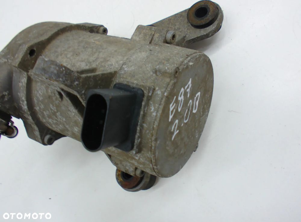 BMW 120i 2.0B E87 Pompa Wody - 4