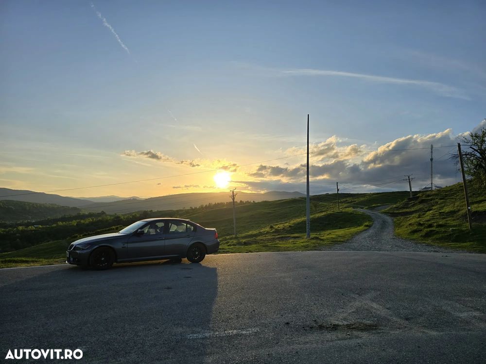 BMW Seria 3 320d DPF Efficient Dynamics Edition - 17