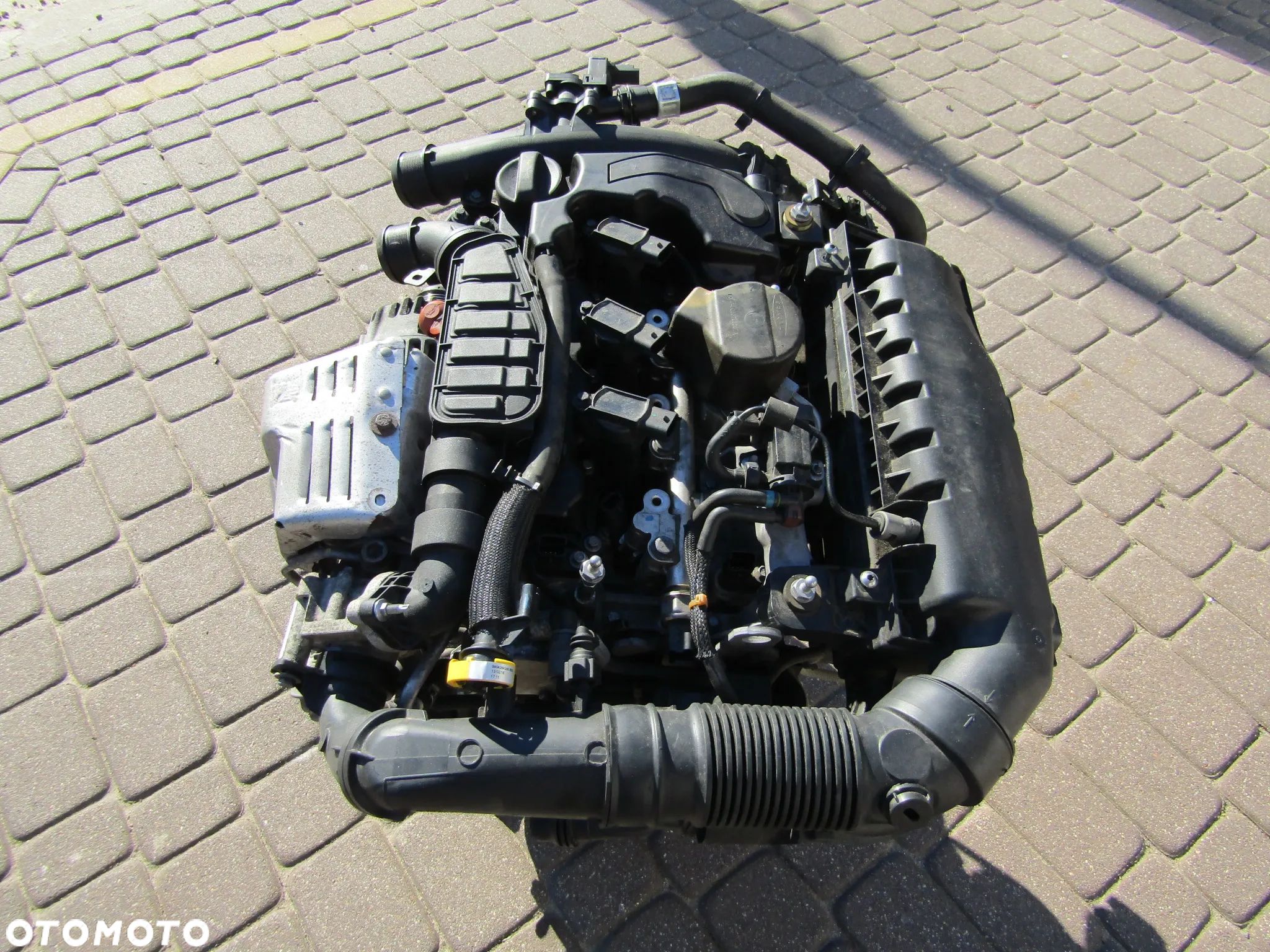 SILNIK  PEUGEOT CITROEN 1.2 THP 10XTA1 HN02 - 1