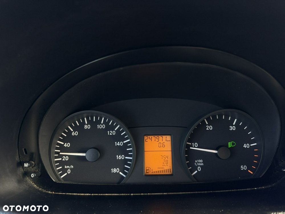 Mercedes-Benz Sprinter - 18