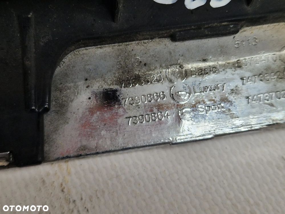 Grill atrapa nerka prawa BMW G30 G31 - 8