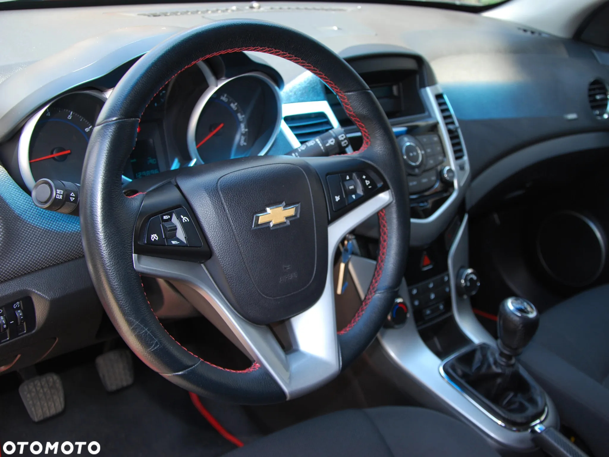 Chevrolet Cruze 1.6 LS+ - 25